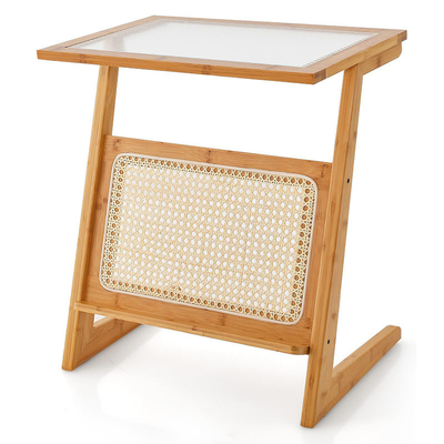 Tabla de extremo de bambú y ratán de color natural en forma de Z con tapa de vidrio y estante de revistas